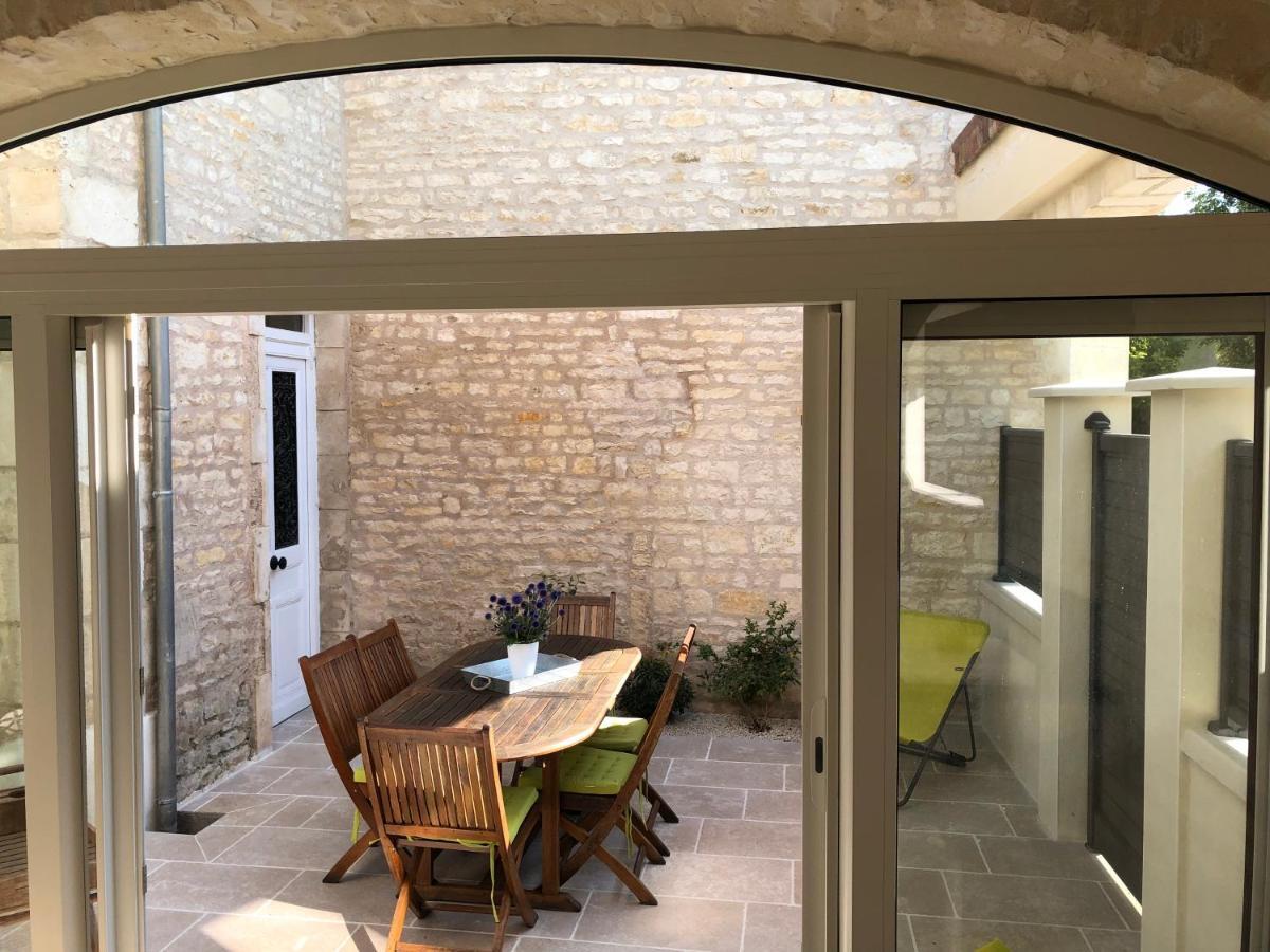 Logis Du Faubourg Petite Maison De Charme, Tranquille, Calme Et Lumineuse Val-de-Mercy Exteriör bild